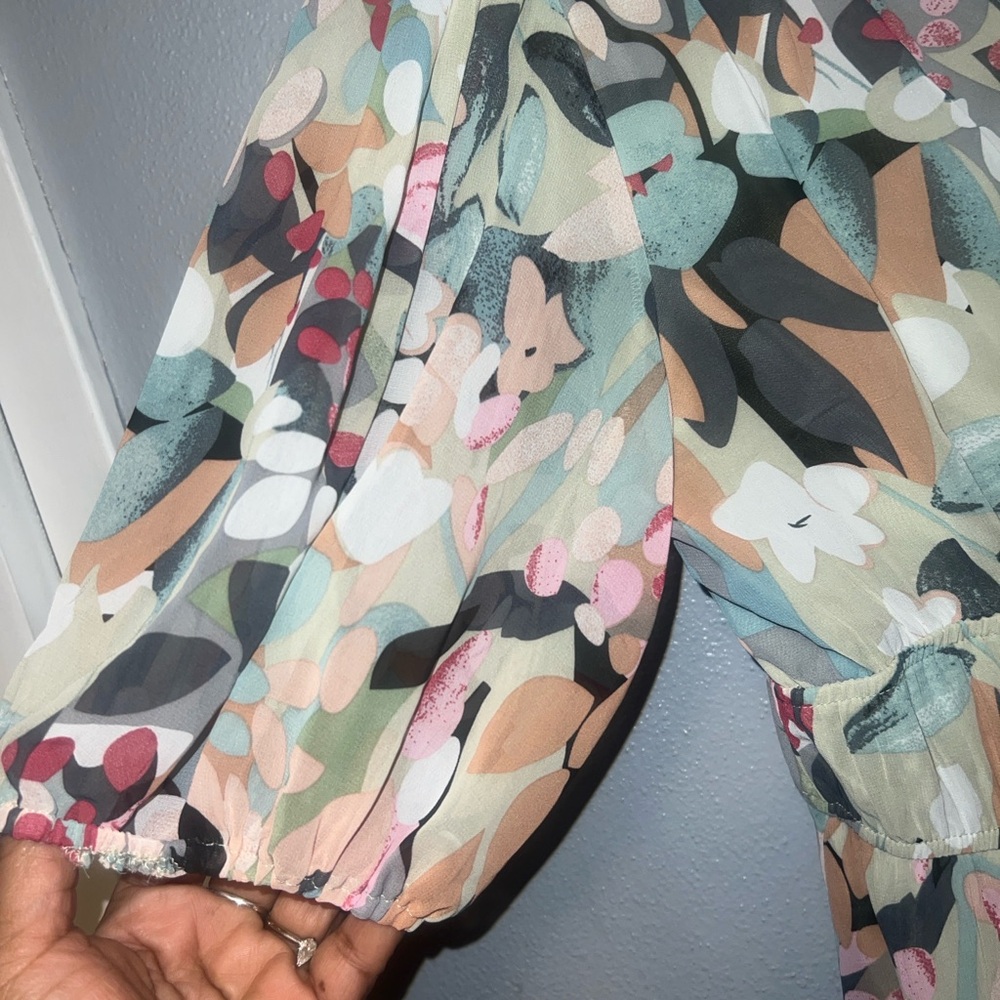 Floral Multicolor Midi Dress with Puff Sleeves - Picture 5 of 8